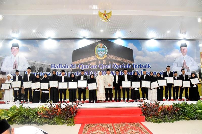 Gubernur Beri Penghargaan 20 Duta Sumut di STQN